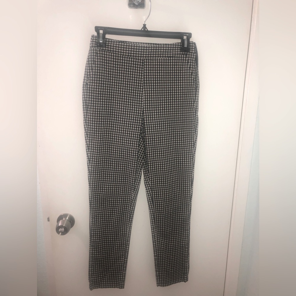 GUC Lucy Wang Size Small Black and White checkered pants